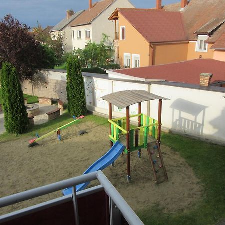 Zafir Sziget Apartman Sárvár 外观 照片