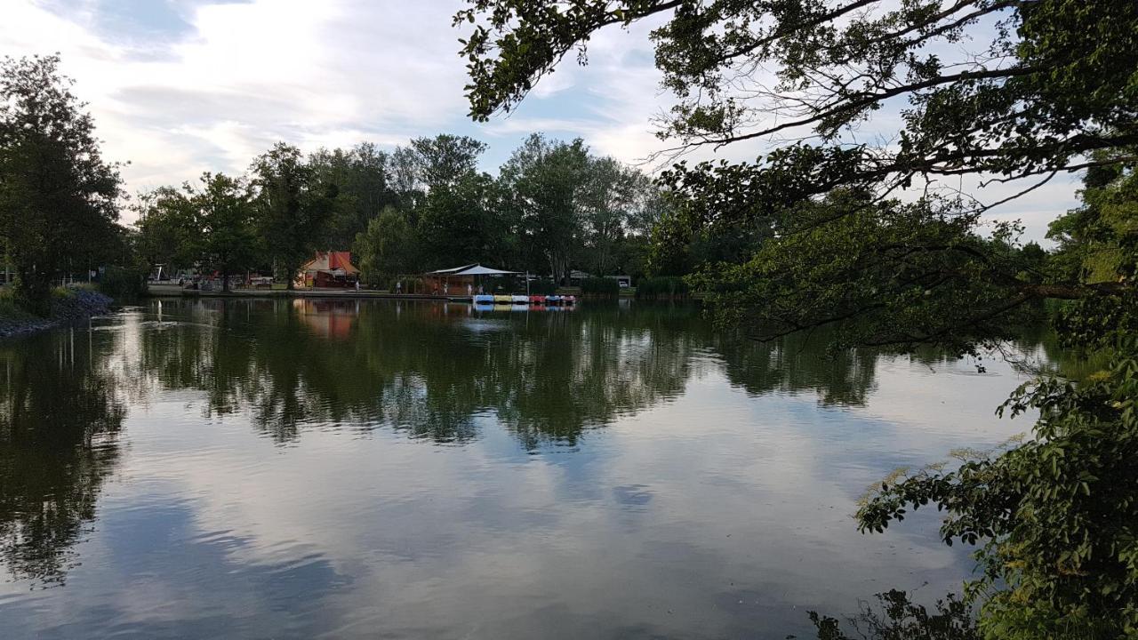 Zafir Sziget Apartman Sárvár 外观 照片