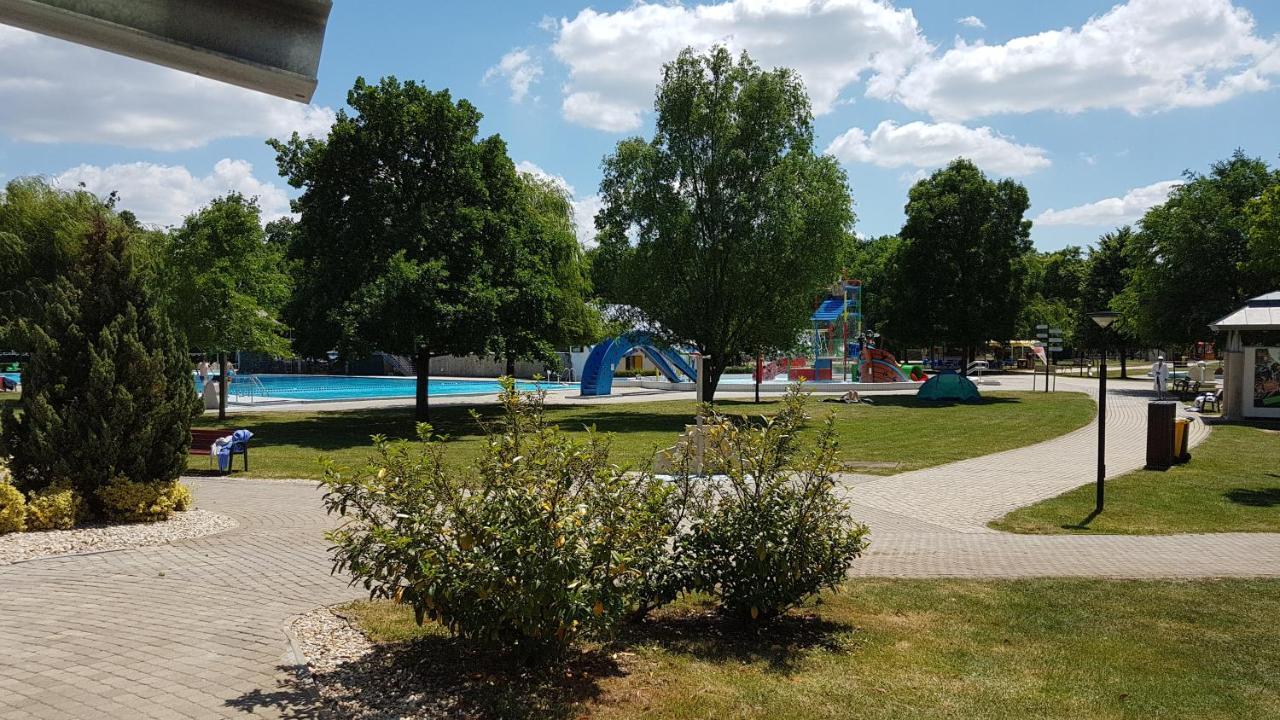 Zafir Sziget Apartman Sárvár 外观 照片