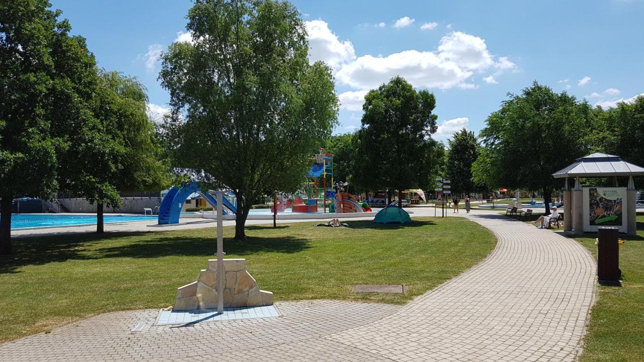 Zafir Sziget Apartman Sárvár 外观 照片