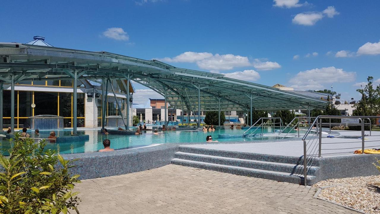 Zafir Sziget Apartman Sárvár 外观 照片