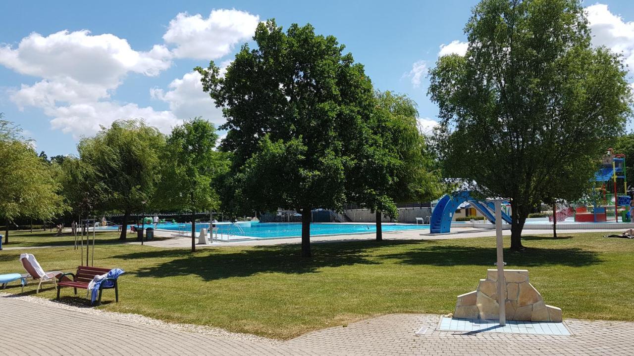 Zafir Sziget Apartman Sárvár 外观 照片