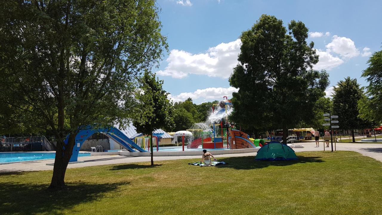 Zafir Sziget Apartman Sárvár 外观 照片