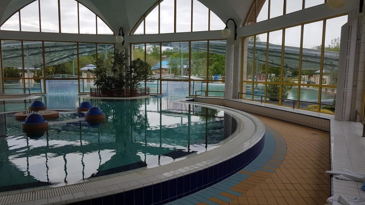 Zafir Sziget Apartman Sárvár 外观 照片