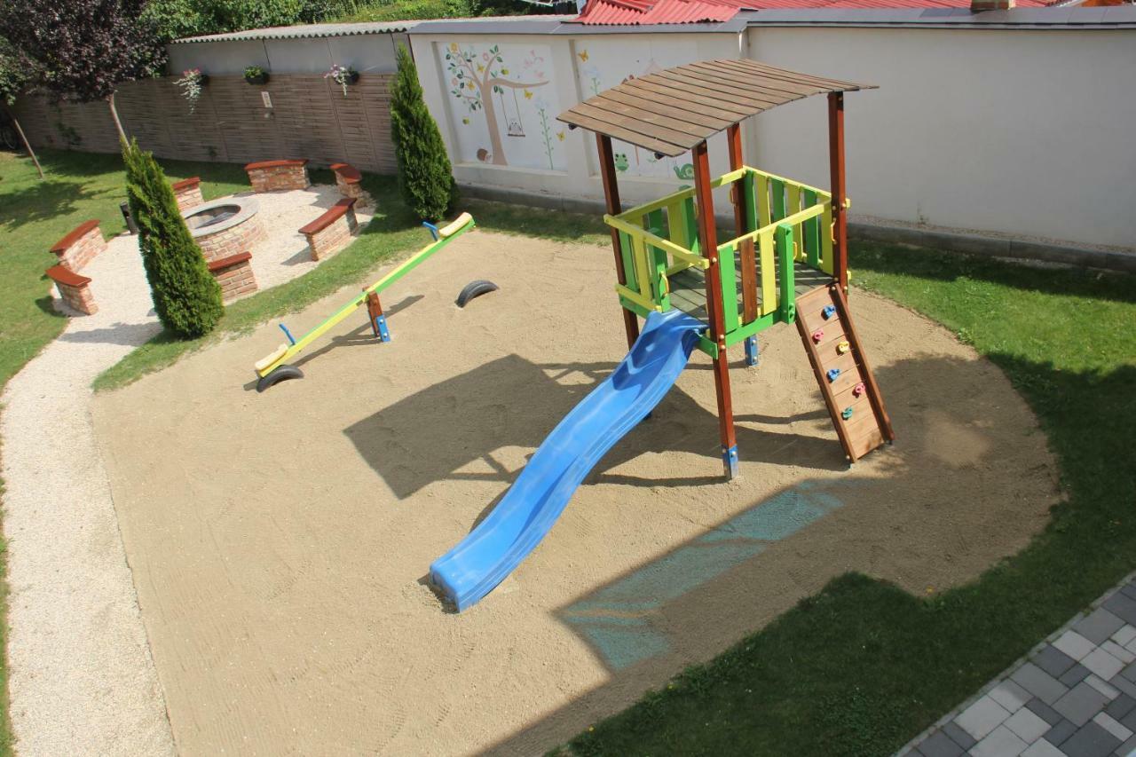 Zafir Sziget Apartman Sárvár 外观 照片